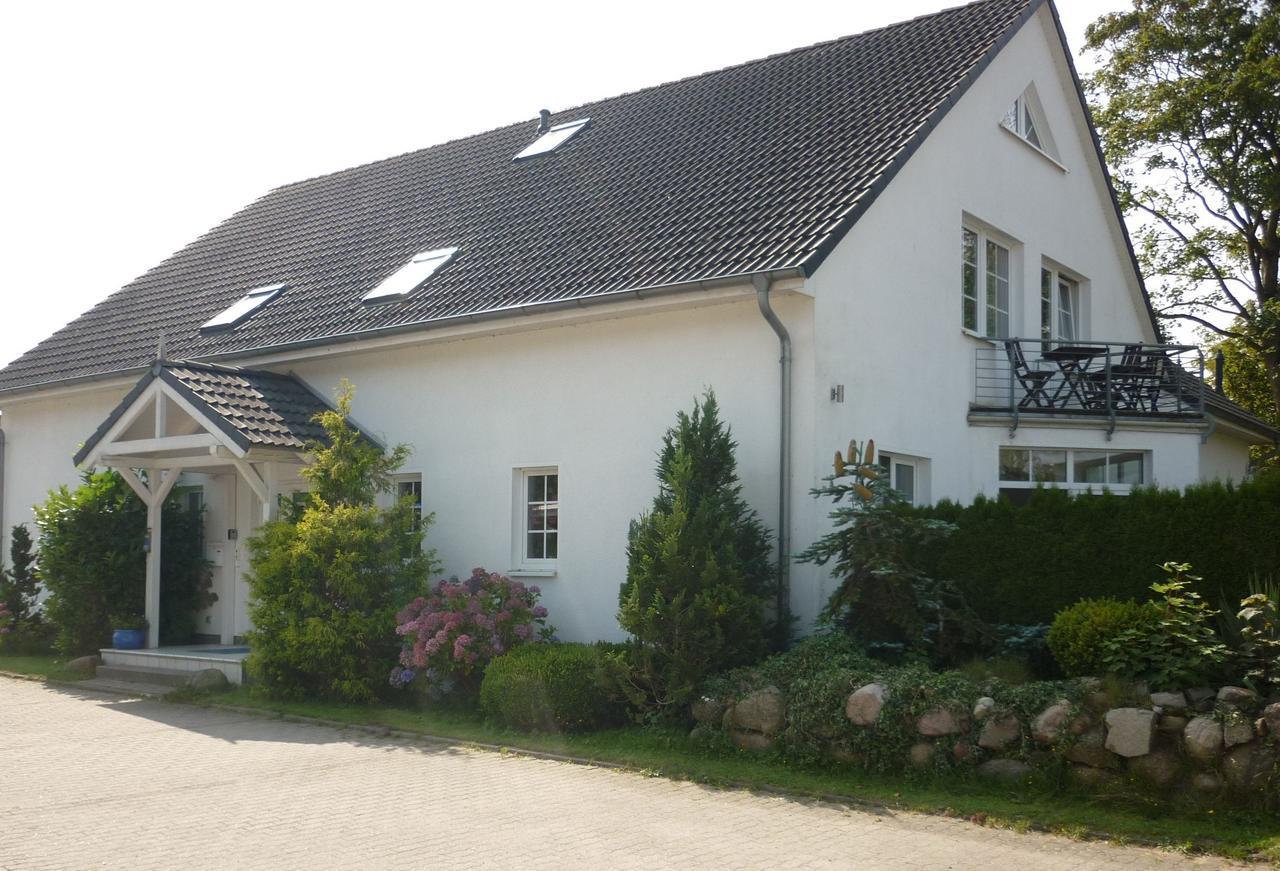 Pension Zum Leuchtturm 巴斯托夫 外观 照片